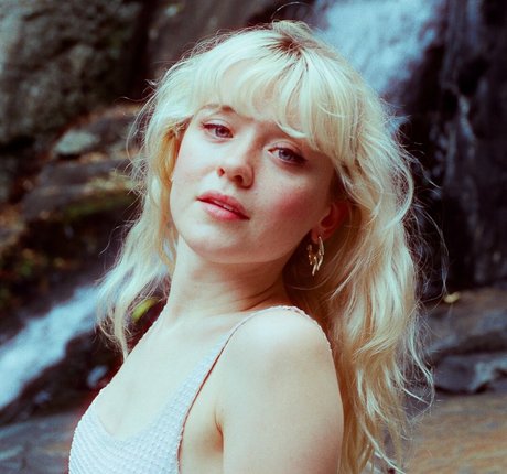 Maisie Peters schöne kostenlose bilder