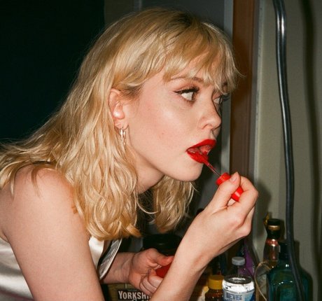 Maisie Peters erotische porno archiv