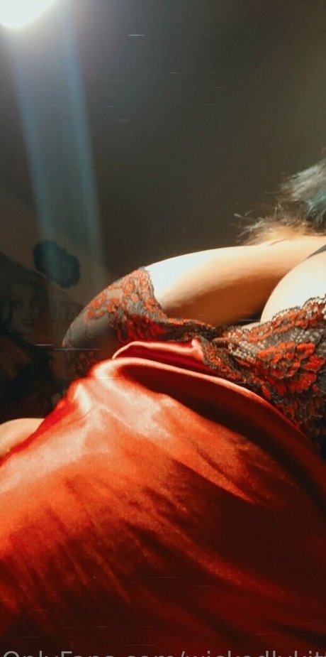 wickedlykitten hübsche erotische galerie