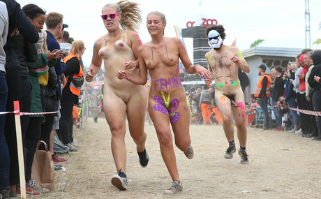 Lily Lowe sexy nette fotos