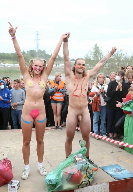 Lily Lowe exklusive sexy bilder