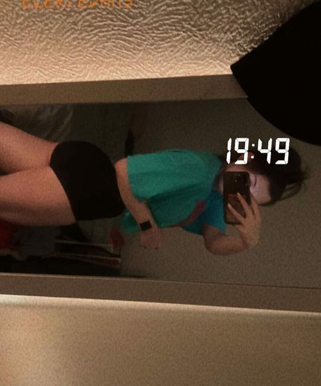 Eleri Evans porno freie bild