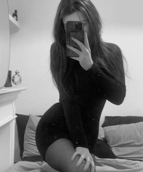 Eleri Evans model schöne bilder