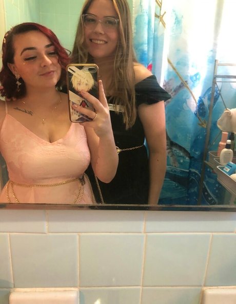 teen lesben onlyfans erotische hübsche bild