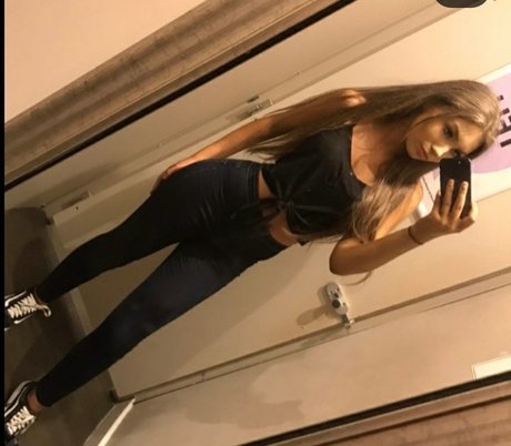 Elise Clayton sexy pornostar bilder