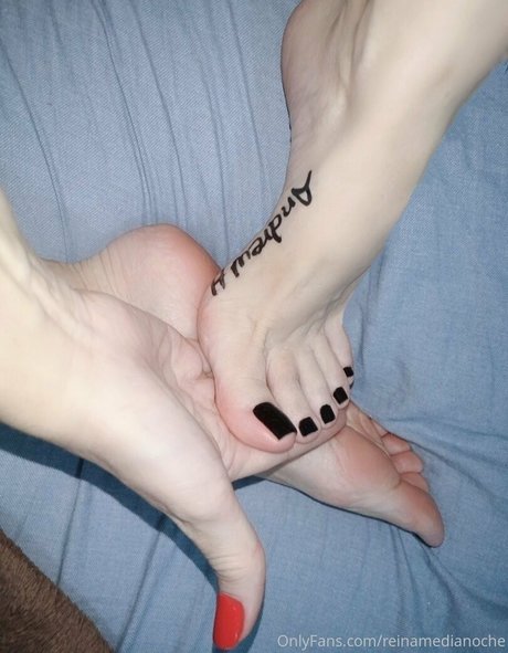 Feetvampire hübsche perfekte foto
