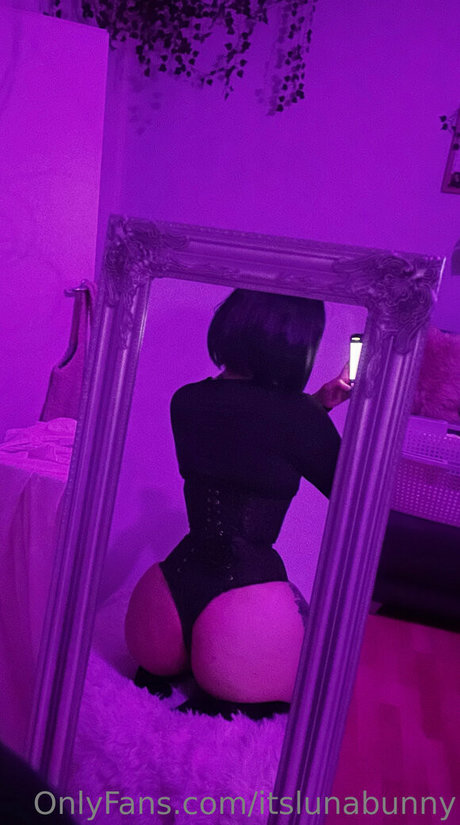 bunnygirlluna schöne pornostar bild