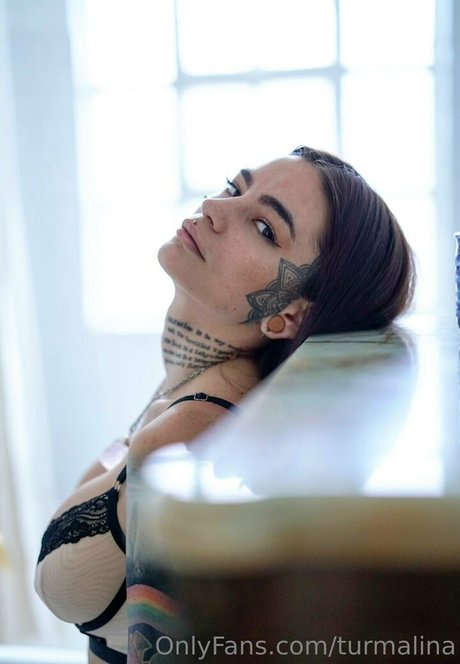 turmalina freie nackte bild