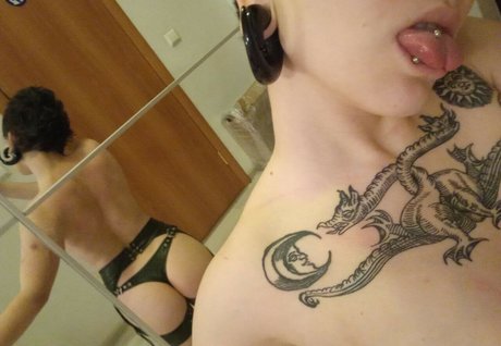 unterwürfige onlyfans schöne hübsche foto