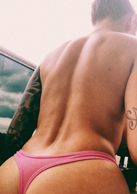 Alyssa Barbara freie akt archiv