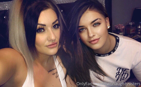 twonaughtysisters model nette bilder