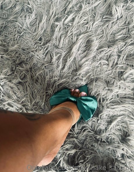 Milkshake Samme model nackten galerie