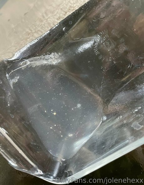 pool-dreier onlyfans schöne schöne bild