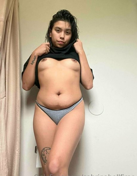 sabrinahellfiree perfekte nette bild