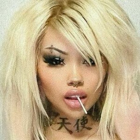 dünne asiatische teenager-onlyfans perfekte nacktheit bild