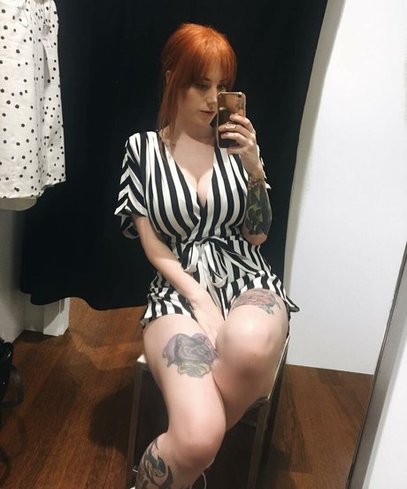 Hollie Rutter akt archiv