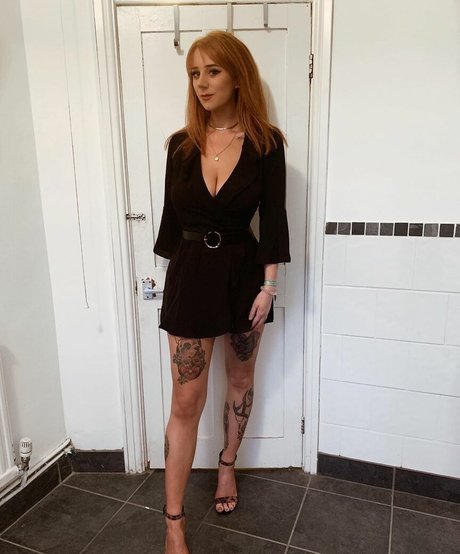 Hollie Rutter hd nackt bild