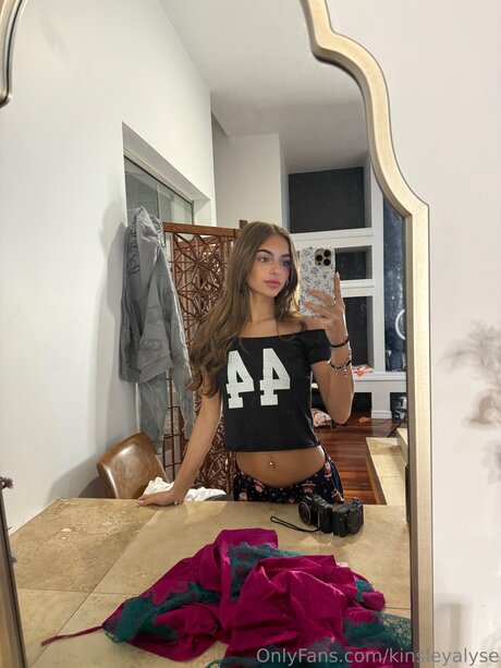 kinsleyalyse kunst xxx galerie