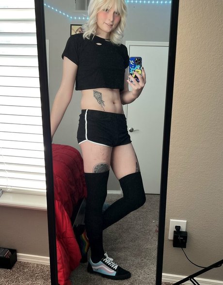 RoseWaltzEX sexy porno bild