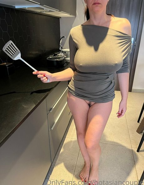 hotasiancouple perfekte bild