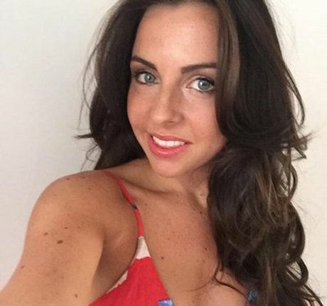 Louisa Lytton nackt sexy foto