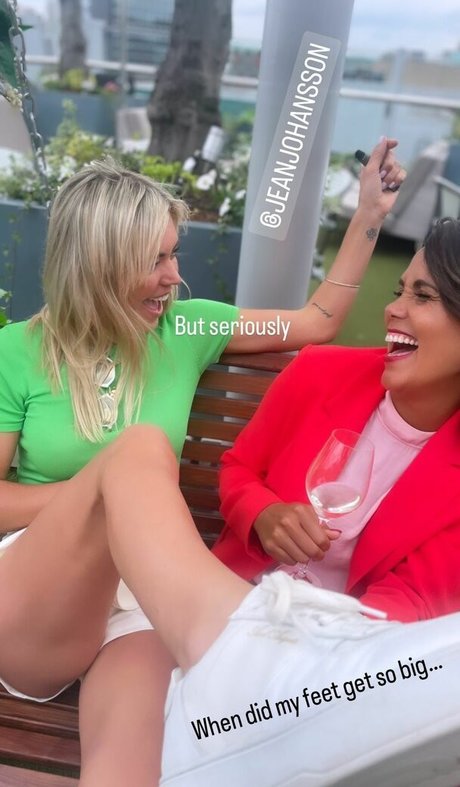 Danni Menzies beste nacktheit archiv