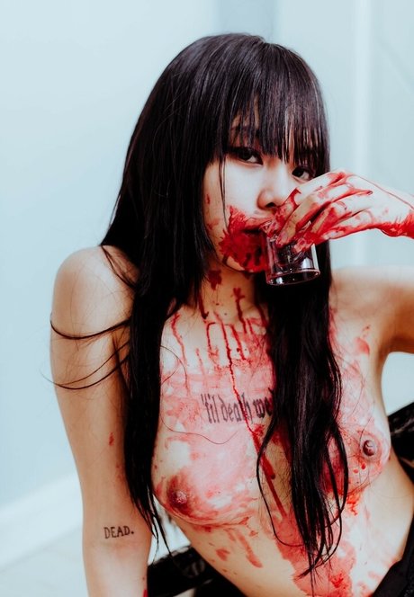 on1ashie exklusive nackte bild