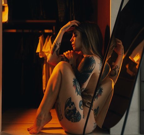 Brokenmirror__ hübsche kostenlose archiv