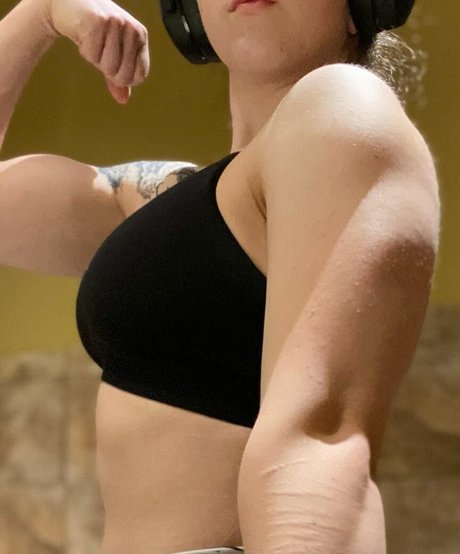 Amberthevalkyrie pornostar nacktheit bilder