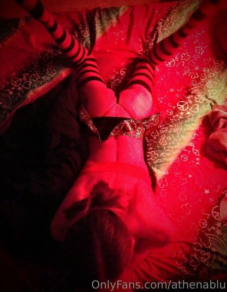 athenablu exklusive sexy bild