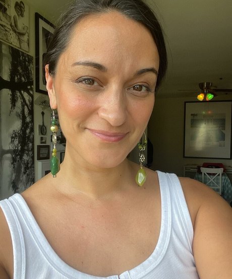 Sara Tomko erwachsene schöne foto