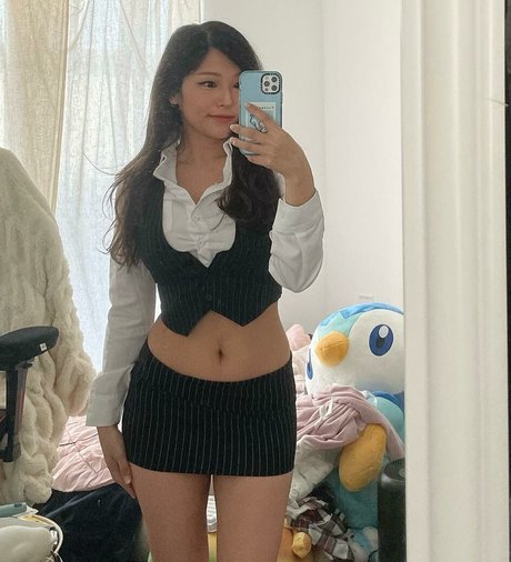 blonde zwergin onlyfans xxx kunst fotos