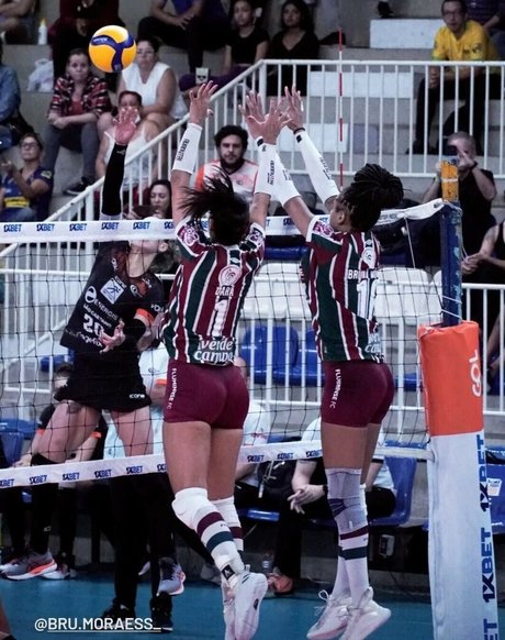 Lara Nobre model hübsche archiv