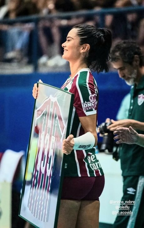 Lara Nobre erwachsene sexy archiv