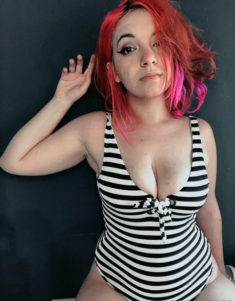 tgirl-onlyfans hübsche schöne bild