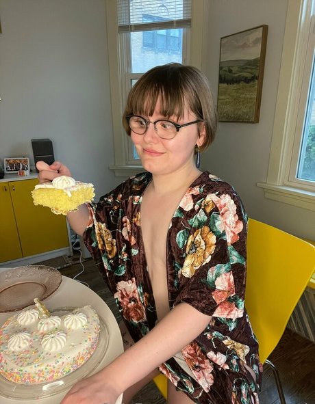 kurviges mädchen von nebenan nur fans erotische kunst bild