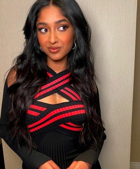 Maitreyi Ramakrishnan heiße hübsche foto