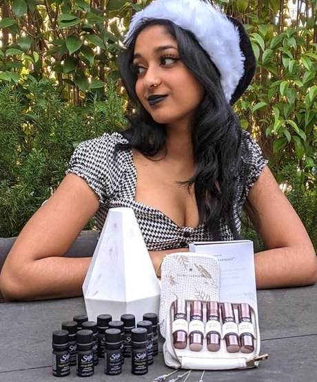 Maitreyi Ramakrishnan porno exklusive bild