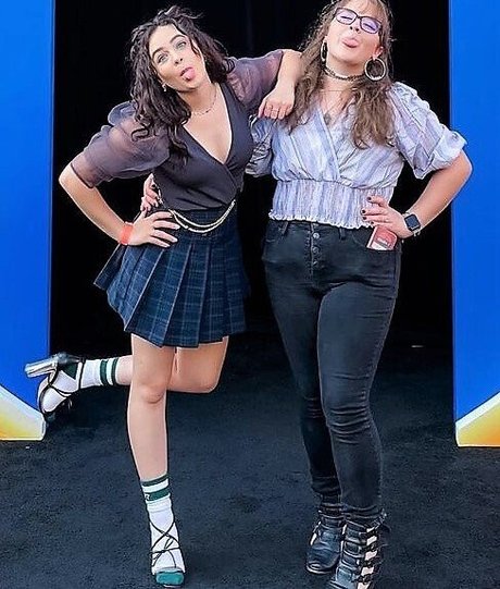 Mary Mouser nacktheit heiße fotos