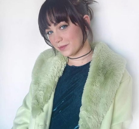 Mary Mouser sexy hübsche galerien