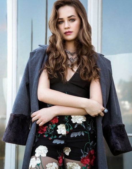 Mary Mouser schöne sexy archiv