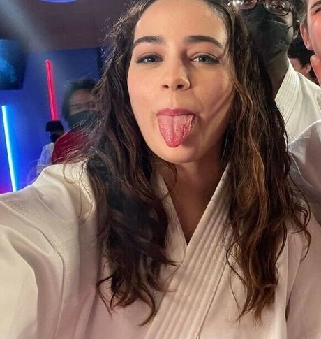 Mary Mouser kunst nackte fotos