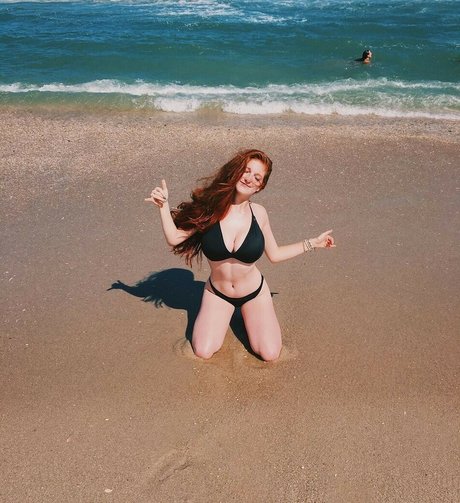 dünne asiatische teenager-onlyfans nackt hübsche bild