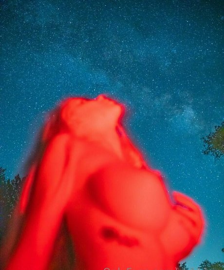 Chloe Spenceee schöne akt galerien