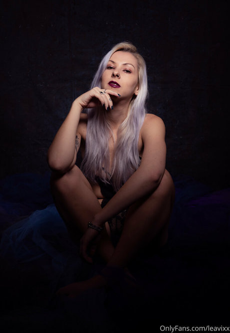 leavixx model pornografische archiv