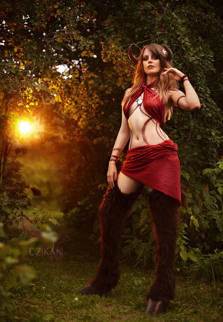 Dzikan model akt bilder