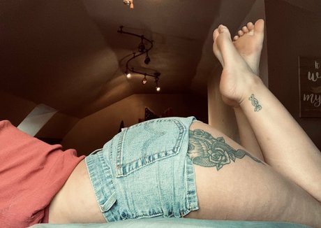 shemale-onlyfans erotische pornografische foto