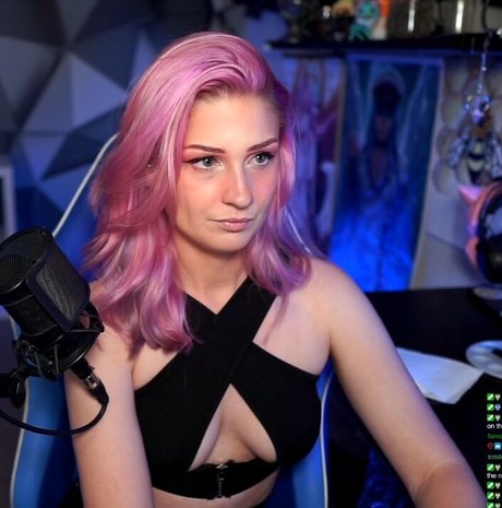 IceTokki hübsche erotische foto