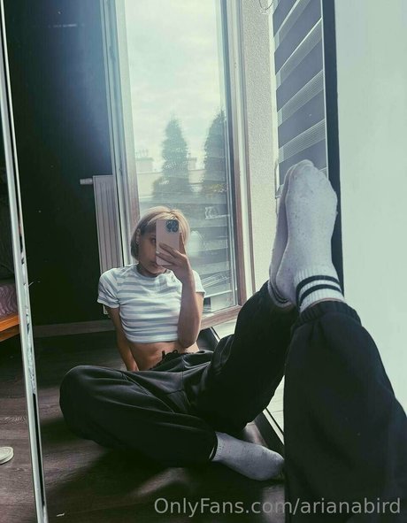 arianabird nackt heiße galerien