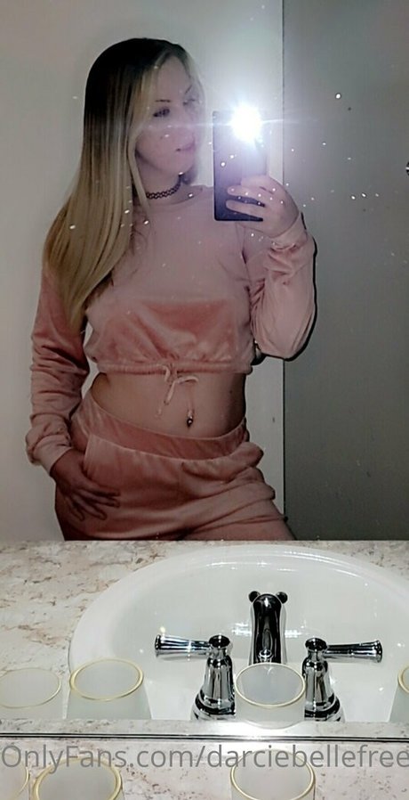 darciebellefree perfekte nackte galerie